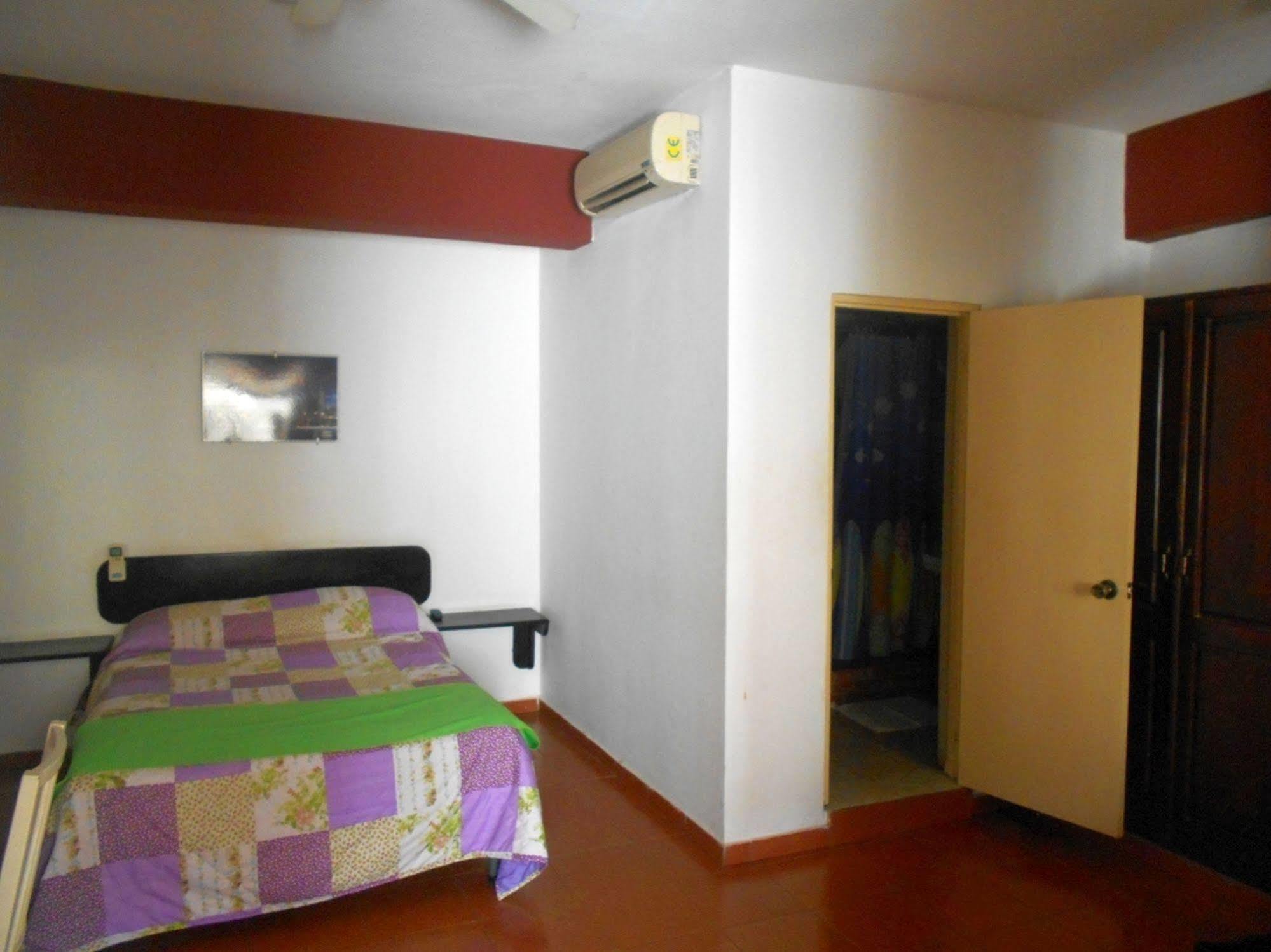 Hostal Condo-Parque Santo Domingo Exterior photo