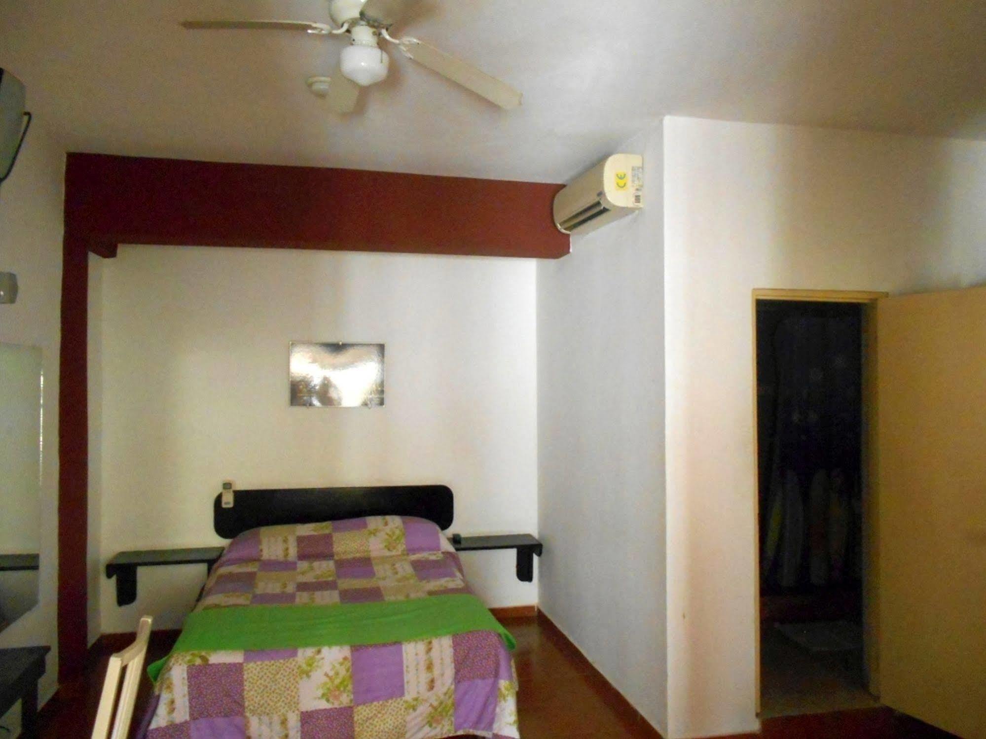 Hostal Condo-Parque Santo Domingo Exterior photo