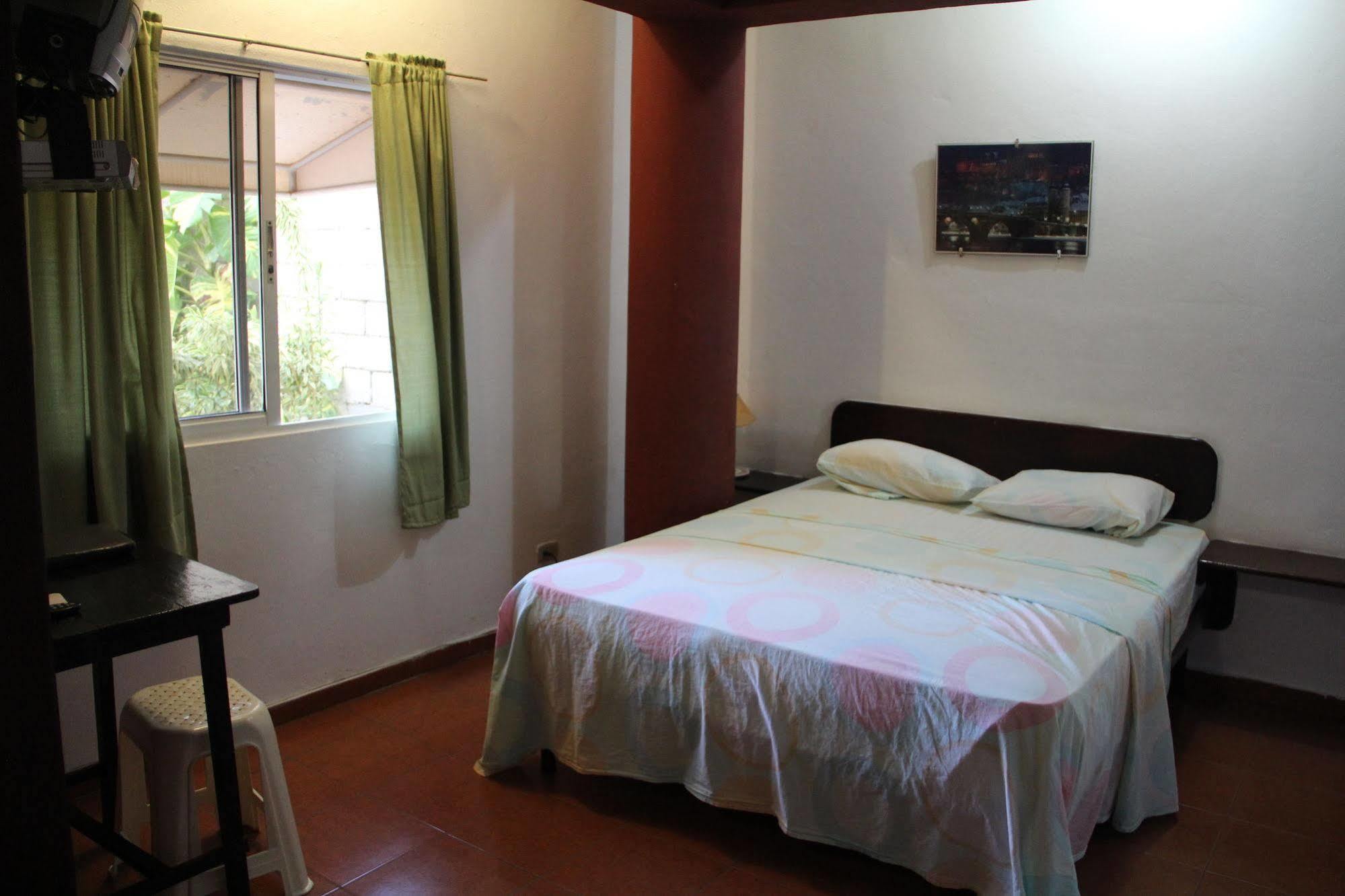 Hostal Condo-Parque Santo Domingo Exterior photo